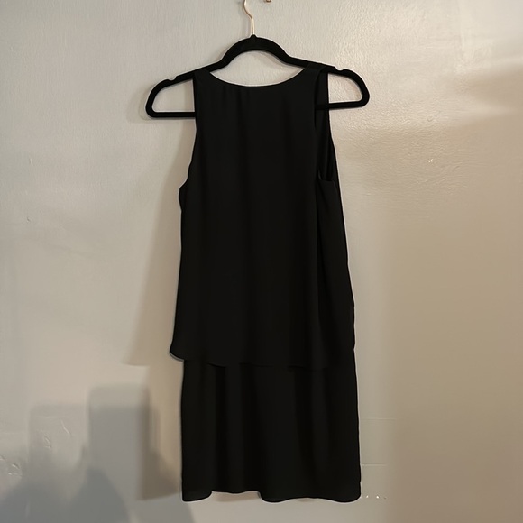 ELIZABETH & JAMES Black Silk Surplice Flyaway Dress size 4 - Picture 5 of 6